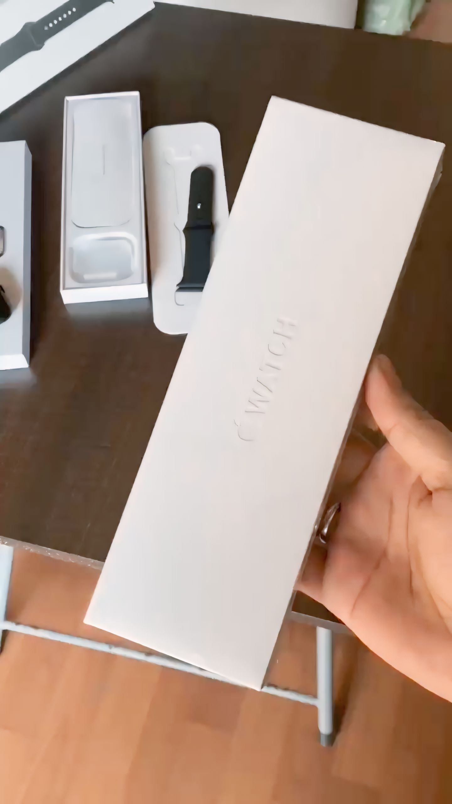 UniWatch Series 10: OG With Logo 45mm - [GPS + Cellular] Advanced Health & Fitness Tracker With Always-On Retina Display +FREE Airpods